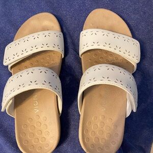 Vionic Gently worn sandals